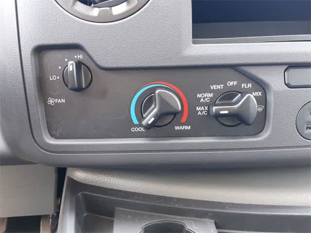 2025 Ford E-Series Cutaway E-350 SRW