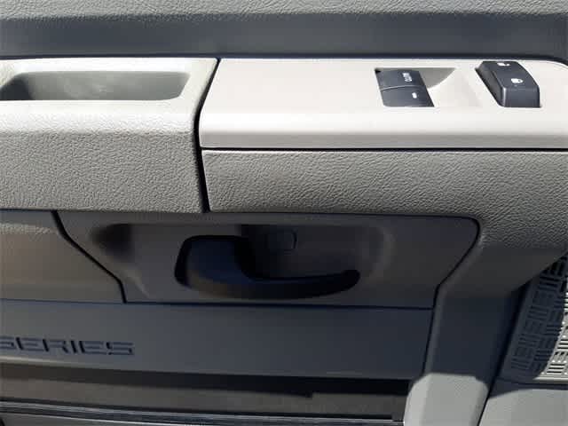 2025 Ford E-Series Cutaway E-350 SRW