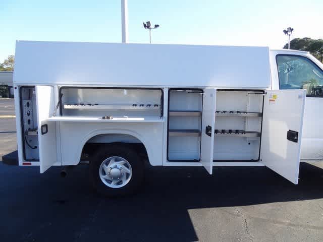 2025 Ford E-Series Cutaway E-350 SRW