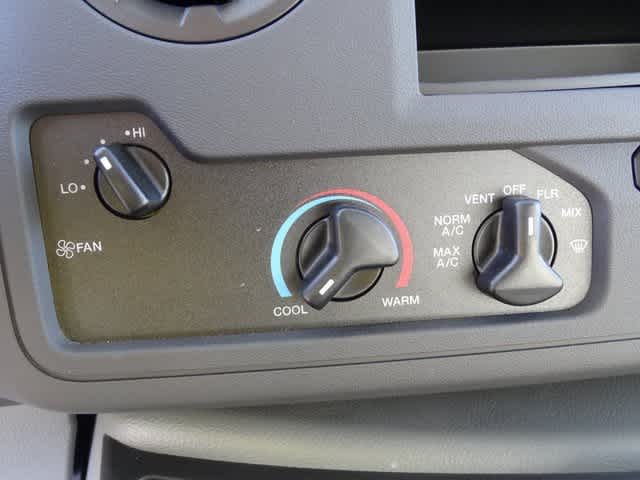 2025 Ford E-Series Cutaway E-350 SRW