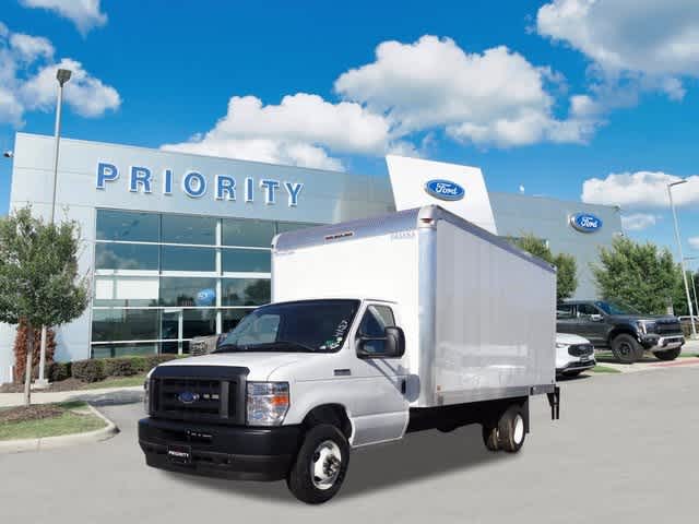 2024 Ford E-Series Cutaway E-450 DRW