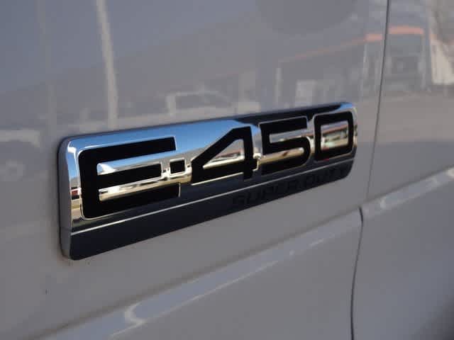 2024 Ford E-Series Cutaway E-450 DRW