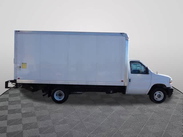 2024 Ford E-Series Cutaway E-450 DRW