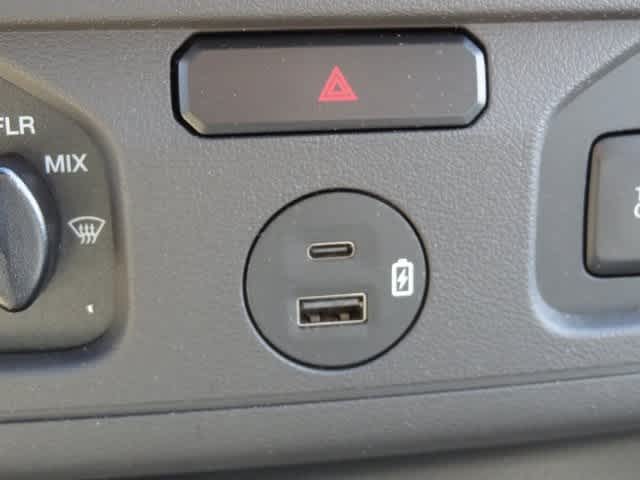 2024 Ford E-Series Cutaway E-450 DRW