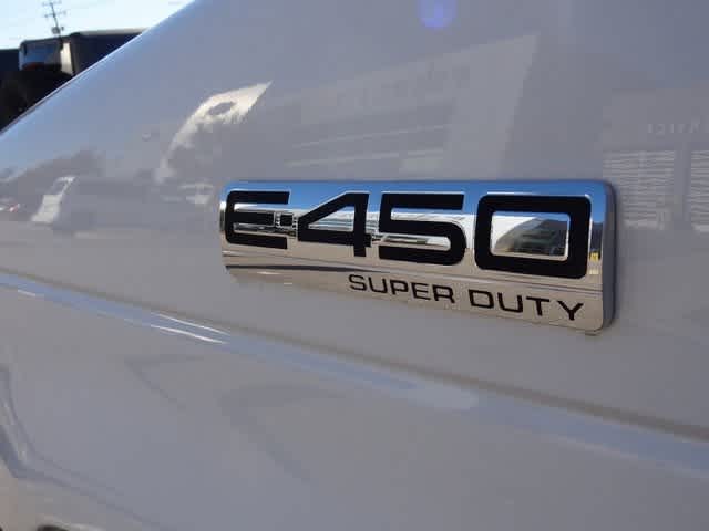 2024 Ford E-Series Cutaway E-450 DRW