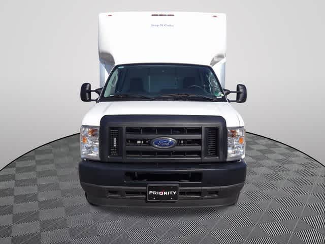 2024 Ford E-Series Cutaway E-450 DRW