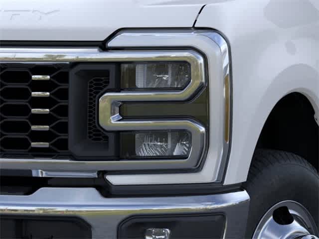 2025 Ford Super Duty F-350 DRW F-350® Lariat®