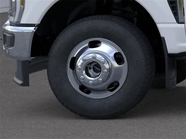 2025 Ford Super Duty F-350 DRW F-350® Lariat®