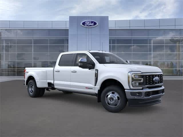 2025 Ford Super Duty F-350 DRW F-350® Lariat®