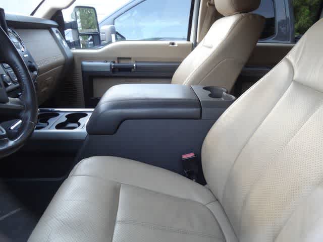 2014 Ford Super Duty F-350 DRW Pickup Lariat Super Duty