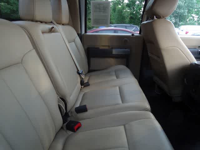 2014 Ford Super Duty F-350 DRW Pickup Lariat Super Duty