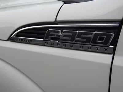 2014 Ford Super Duty F-350 DRW Pickup Lariat Super Duty