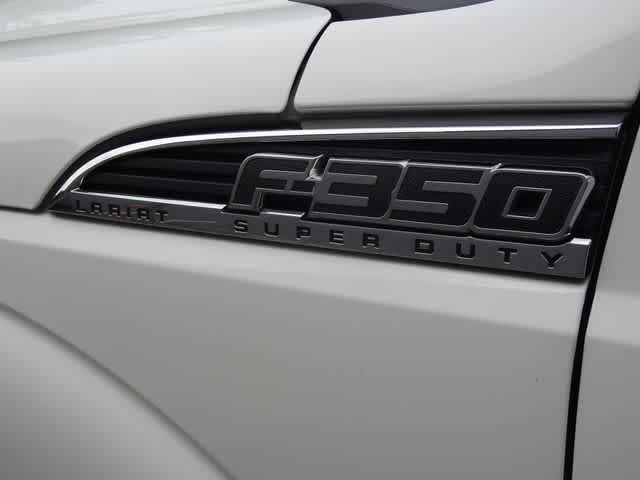 2014 Ford Super Duty F-350 DRW Pickup Lariat Super Duty