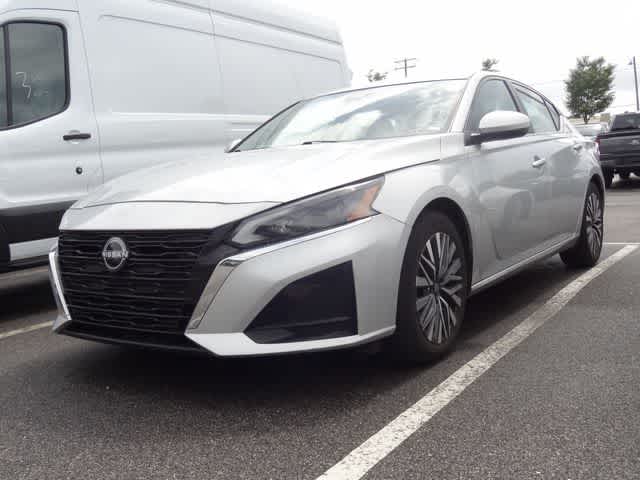2023 Nissan Altima's photo