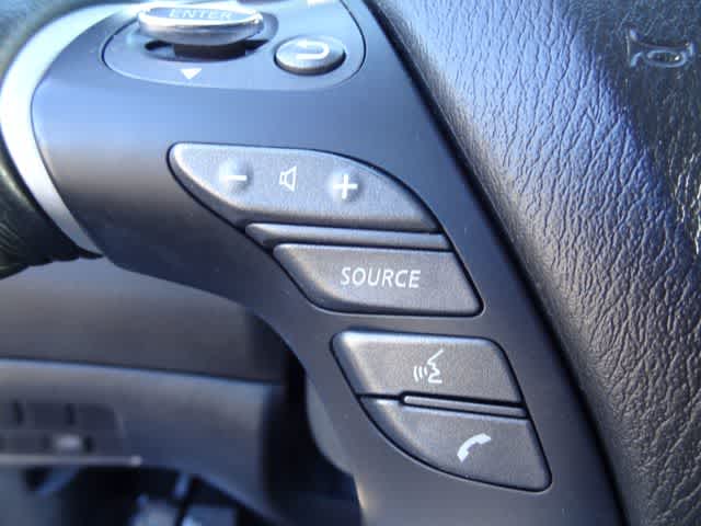 2017 Nissan Pathfinder SV