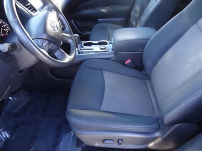 2017 Nissan Pathfinder SV