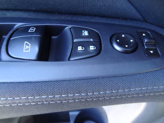 2017 Nissan Pathfinder SV