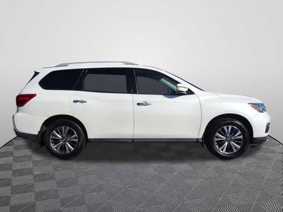 2017 Nissan Pathfinder SV