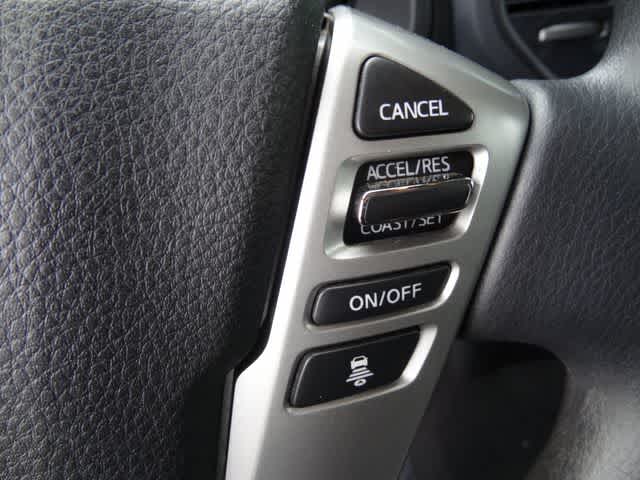 2023 Nissan Titan SV