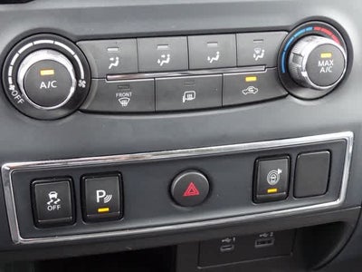 2023 Nissan Titan SV