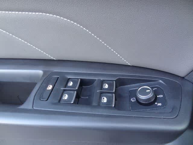 2023 Volkswagen Atlas 3.6L V6 SEL Premium R-Line
