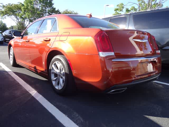2021 Chrysler 300 Touring