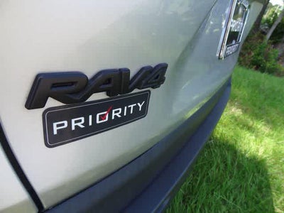 2023 Toyota RAV4 LE