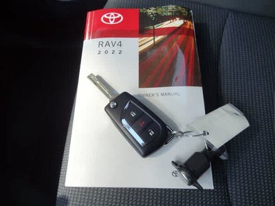 2022 Toyota RAV4 LE
