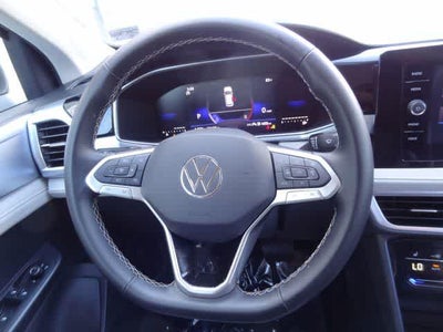 2025 Volkswagen Taos SE