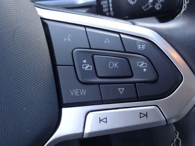 2025 Volkswagen Taos SE
