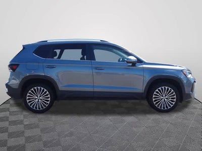 2025 Volkswagen Taos SE