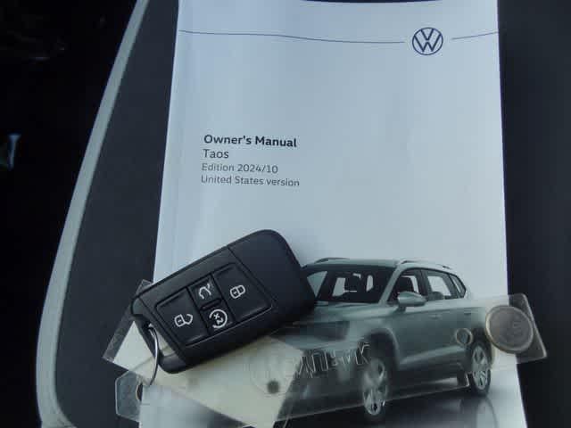 2025 Volkswagen Taos SE