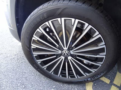 2025 Volkswagen Taos SE