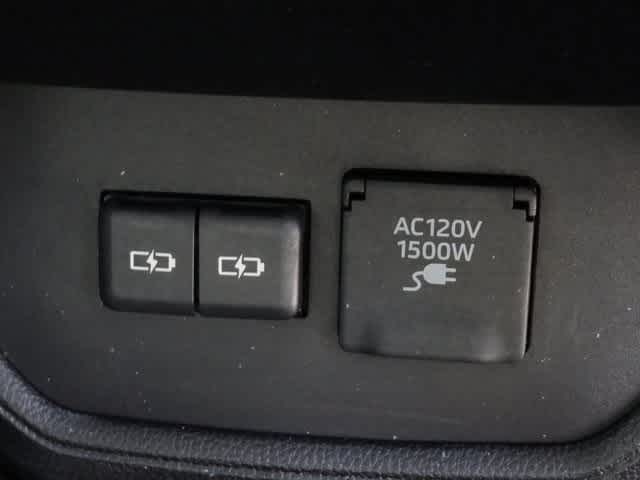 2023 Toyota Highlander Hybrid Bronze Edition