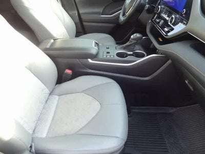 2023 Toyota Highlander Hybrid Bronze Edition