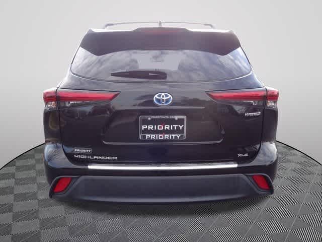 2023 Toyota Highlander Hybrid Bronze Edition