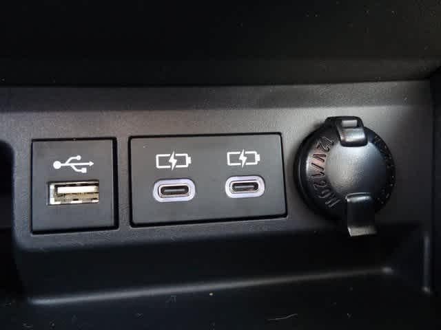 2023 Toyota Highlander Hybrid Bronze Edition