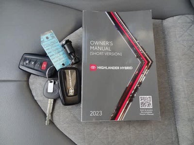 2023 Toyota Highlander Hybrid Bronze Edition