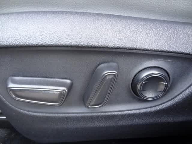 2023 Toyota Highlander Hybrid Bronze Edition