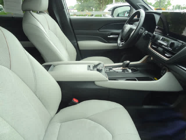 2024 Toyota Grand Highlander Hybrid MAX Platinum