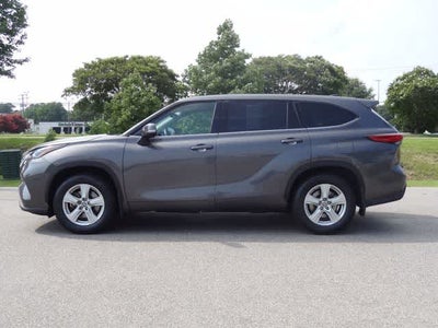 2022 Toyota Highlander LE