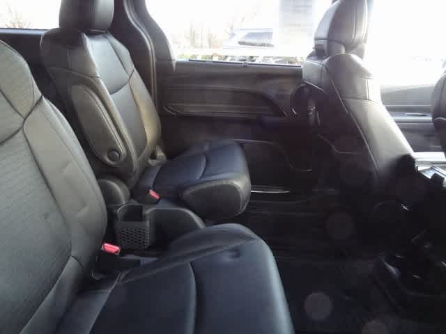 2025 Toyota Sienna Woodland Edition