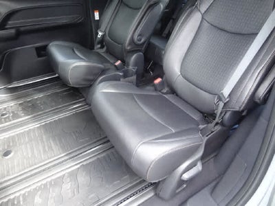 2025 Toyota Sienna Woodland Edition