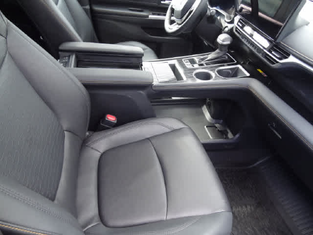 2025 Toyota Sienna Woodland Edition