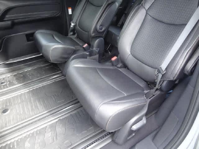 2025 Toyota Sienna Woodland Edition