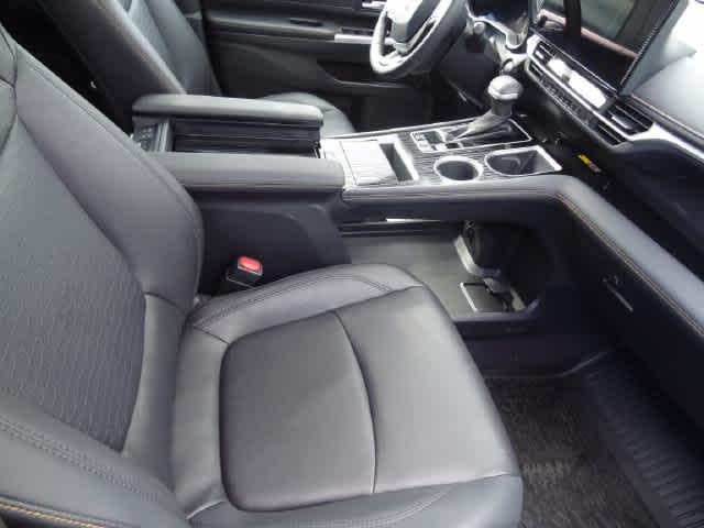 2025 Toyota Sienna Woodland Edition