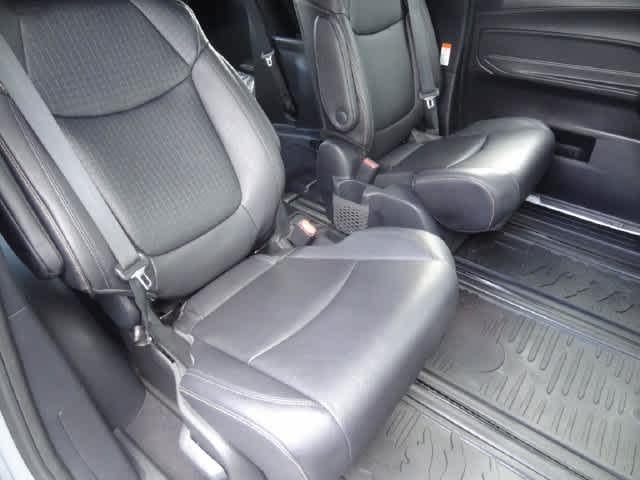 2025 Toyota Sienna Woodland Edition