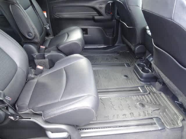 2025 Toyota Sienna Woodland Edition