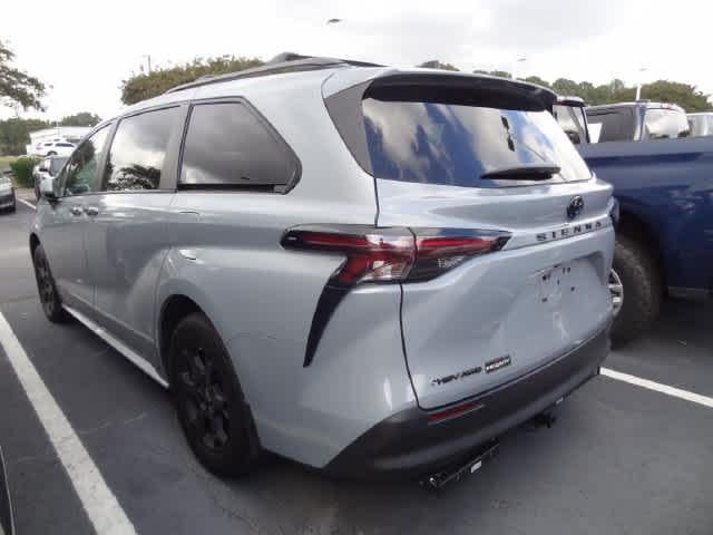 2025 Toyota Sienna Woodland Edition