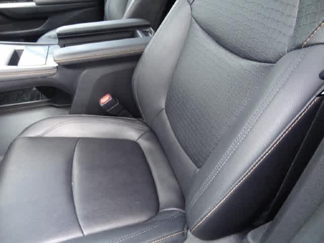 2025 Toyota Sienna Woodland Edition